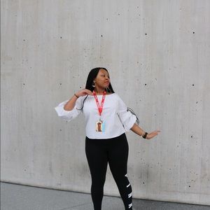 Meet your Posher, Kayla